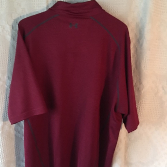 Like New Men’s Under Armour Polo Shirt Size XL - Picture 7 of 8
